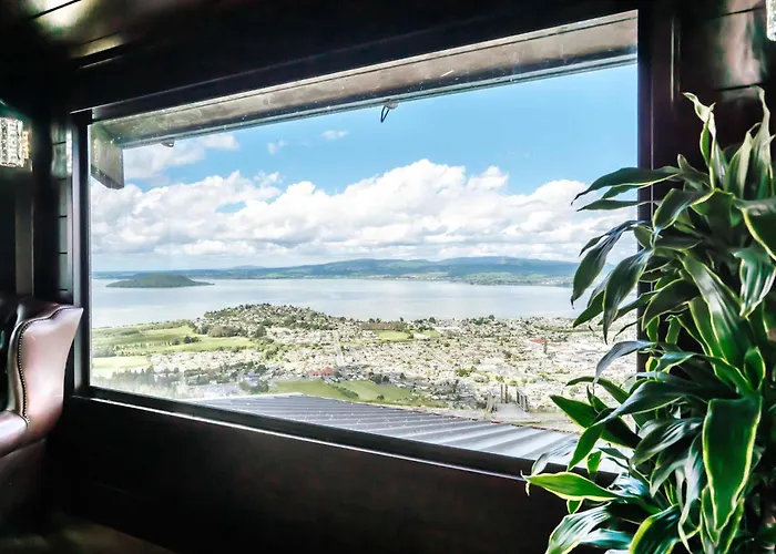 Aorangi Peak 10 By Tiny Away Holiday home *